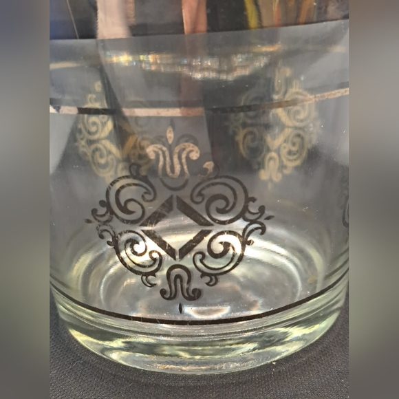 Vintage MCM, Dorothy Thorpe Style, Silver band ice bucket. - Picture 8 of 8